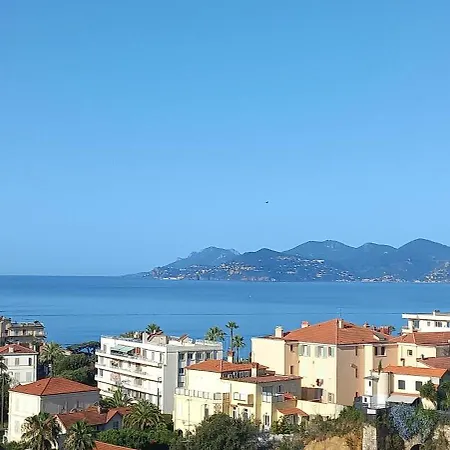 Apartment Vue A Couper Le Souffle - Nouveau Entierement Renove
