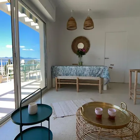 Vue A Couper Le Souffle - Nouveau Entierement Renove Apartment