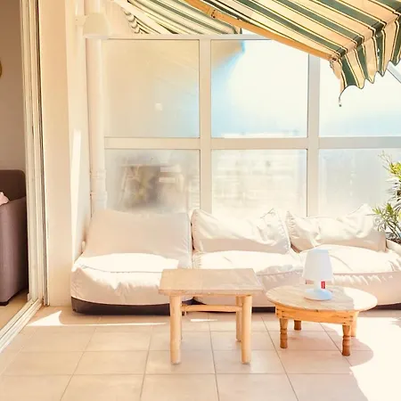 Vue A Couper Le Souffle - Nouveau Entierement Renove Apartment *