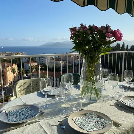 Vue A Couper Le Souffle - Nouveau Entierement Renove Apartment *